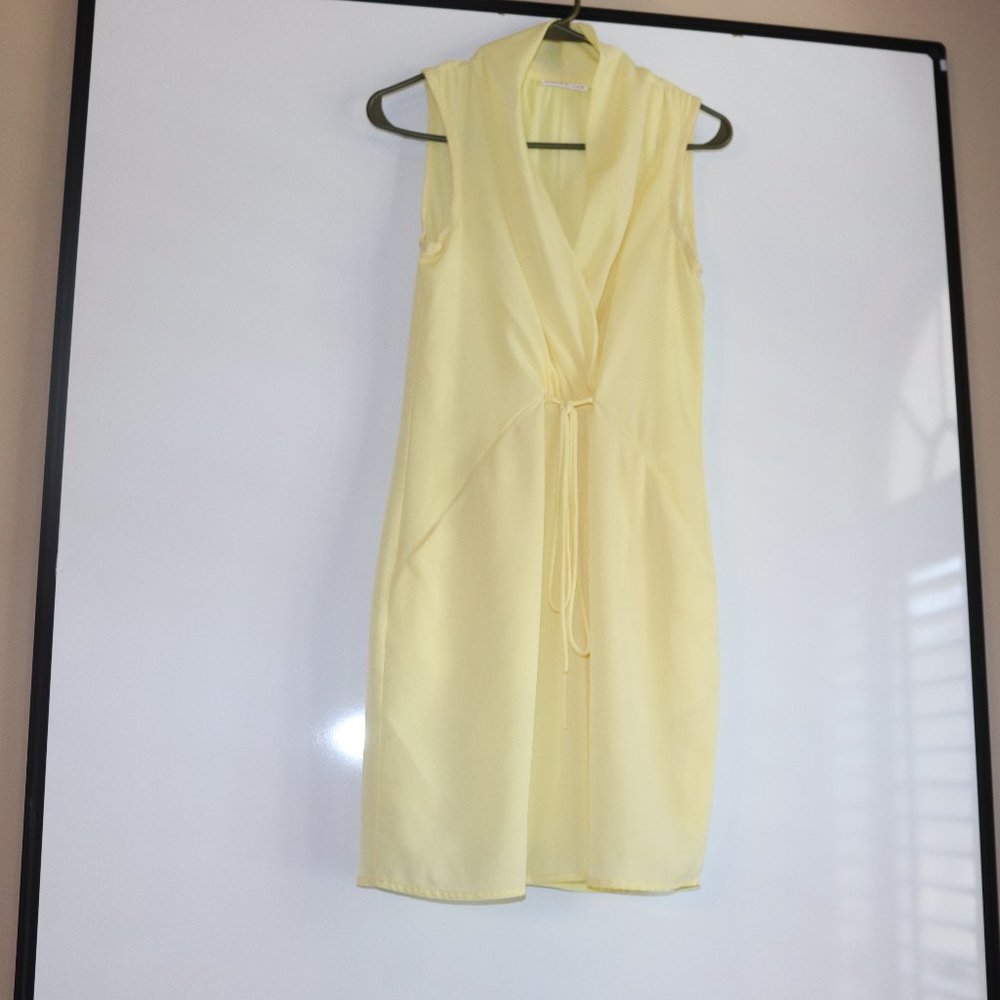 Slim fitting dress with pockets